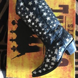 Corral cowboy boots. Snip toe, stars!